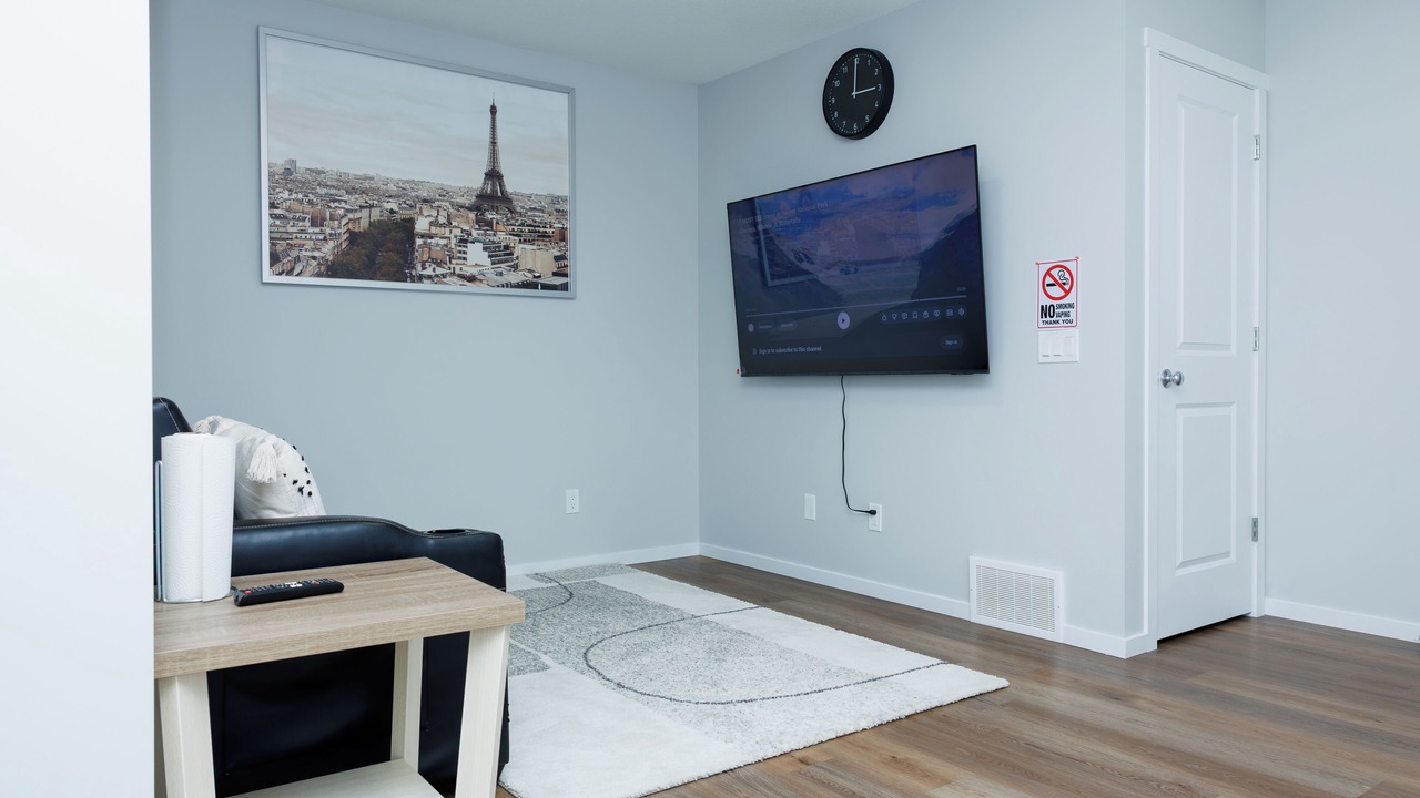Photo of Livingroom in Southeast Edmonton
