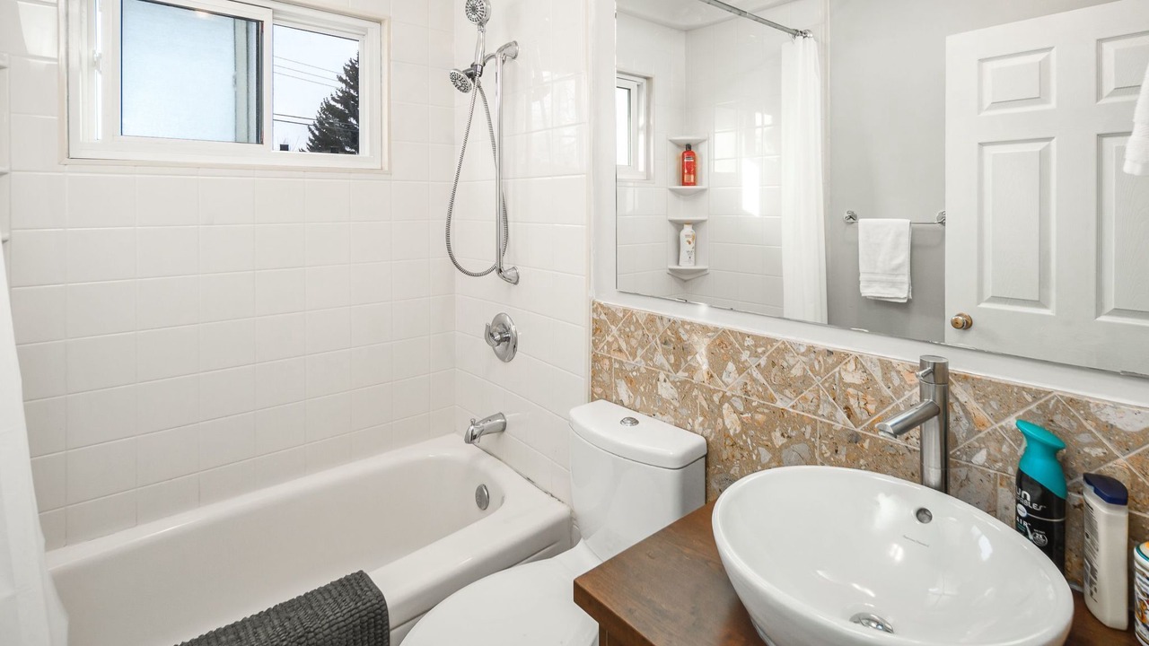 Photo of Bathroom in Kingsland