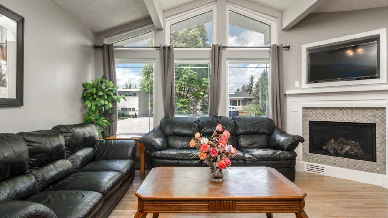 Photo of Livingroom in Haysboro