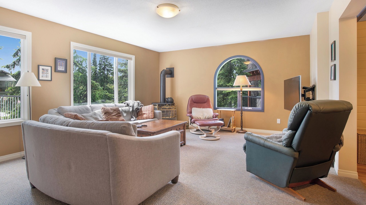 Photo of Livingroom in Silver Star Mountain