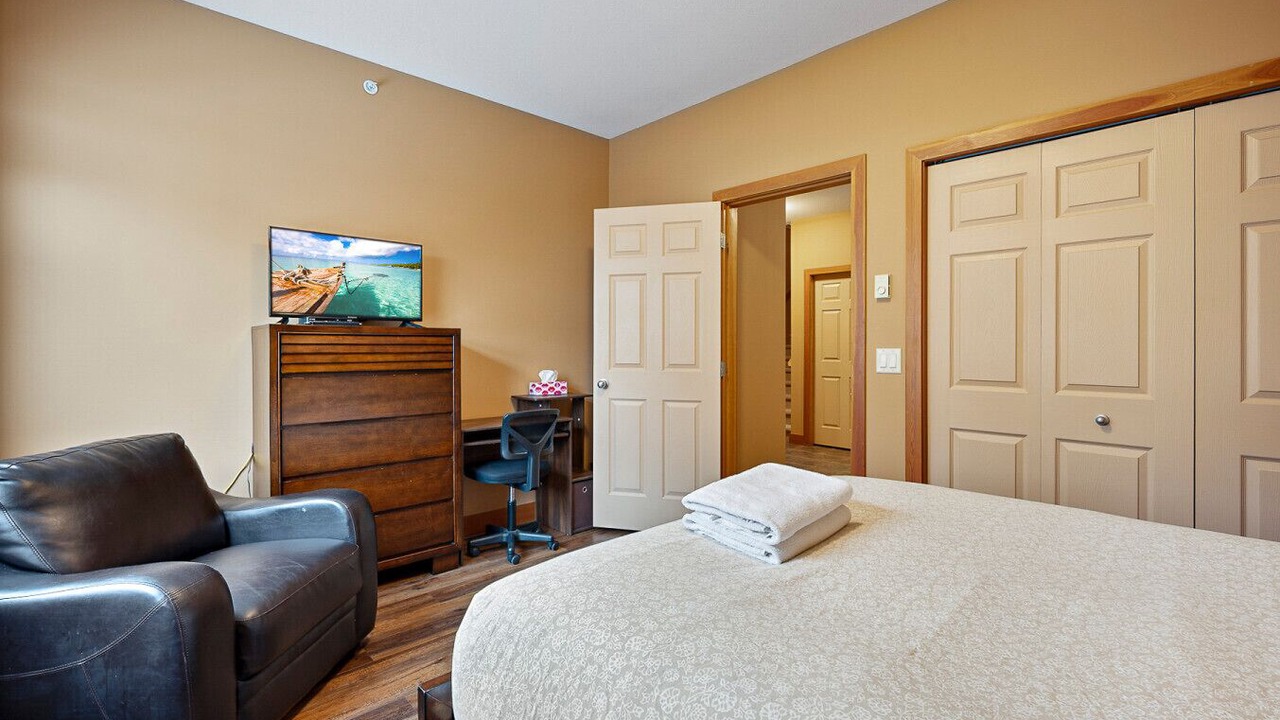 Photo of Bedroom in Snow Pine Estates