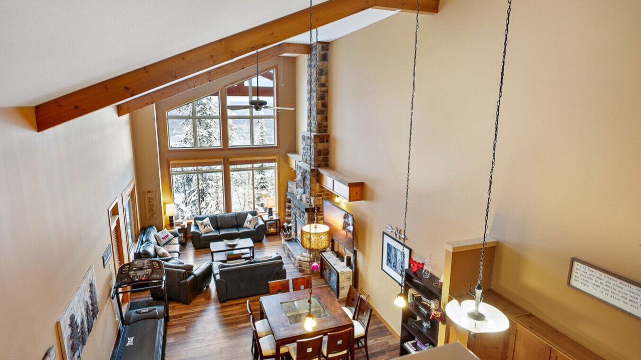 Photo of Livingroom in Snow Pine Estates