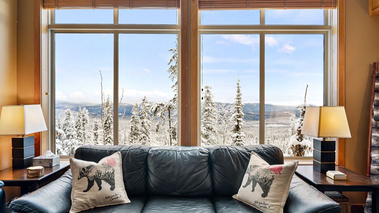 Photo of Livingroom in Snow Pine Estates