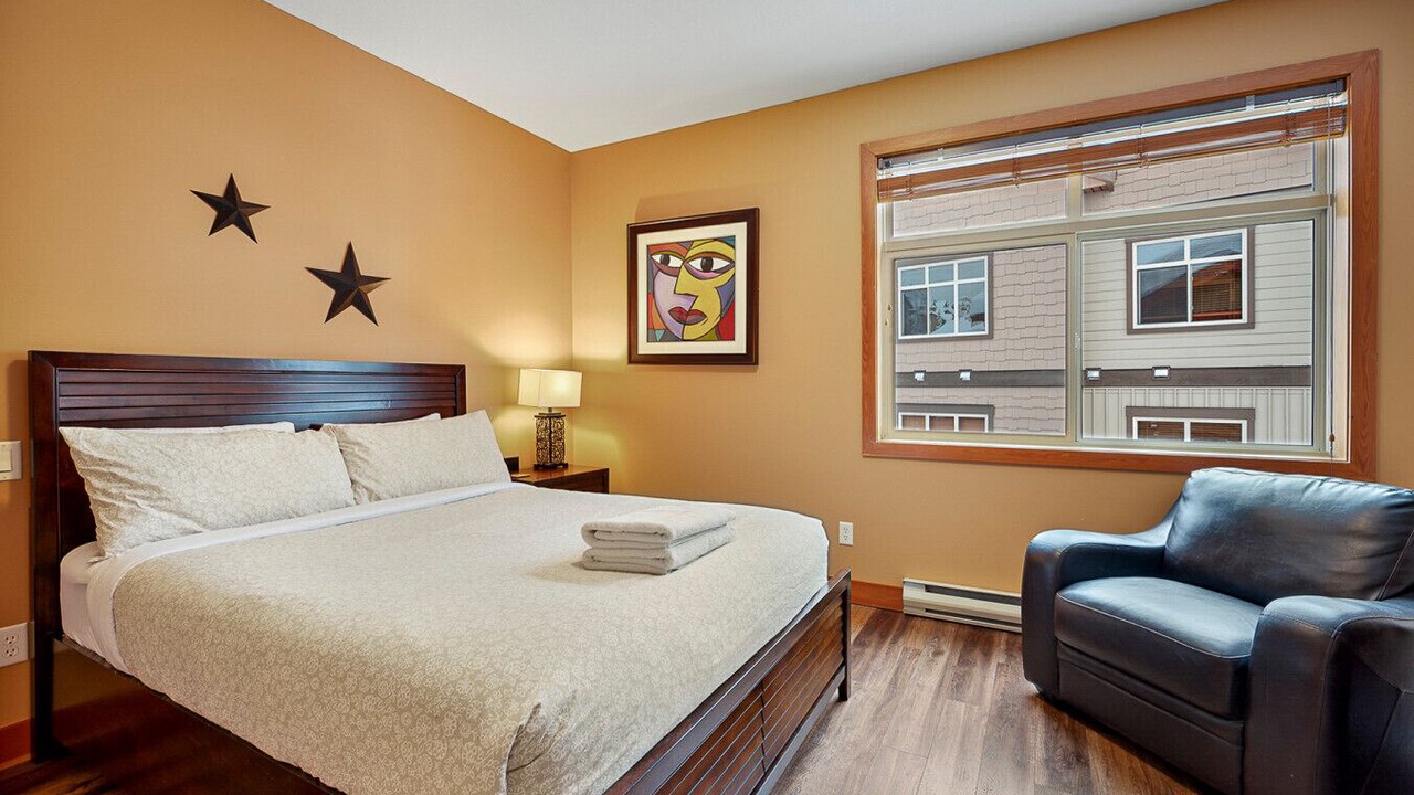 Photo of Bedroom in Snow Pine Estates