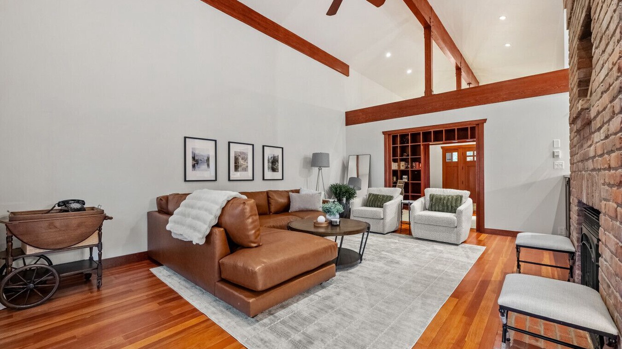 Photo of Livingroom in East Kootenay