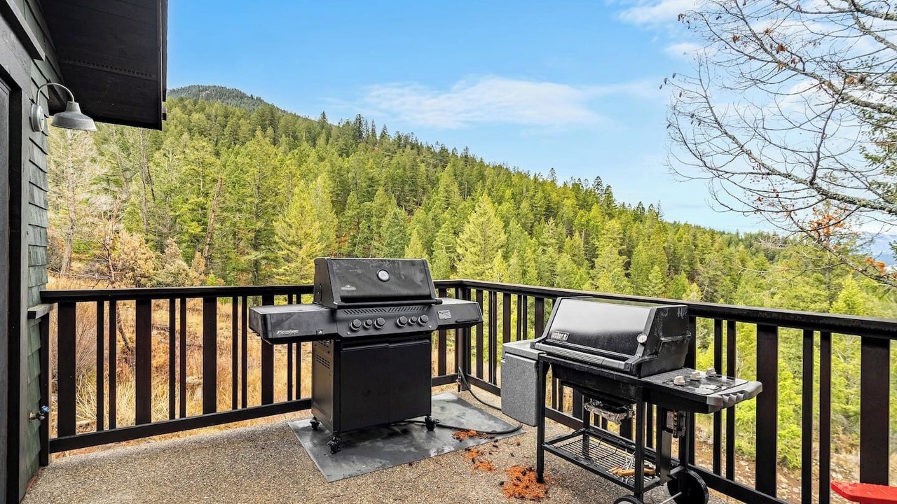 Photo of Patio Balcony in East Kootenay