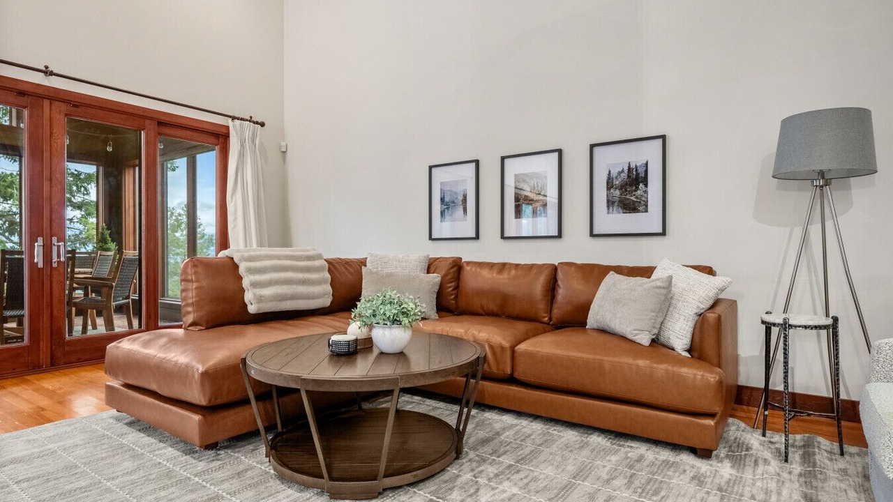 Photo of Livingroom in East Kootenay