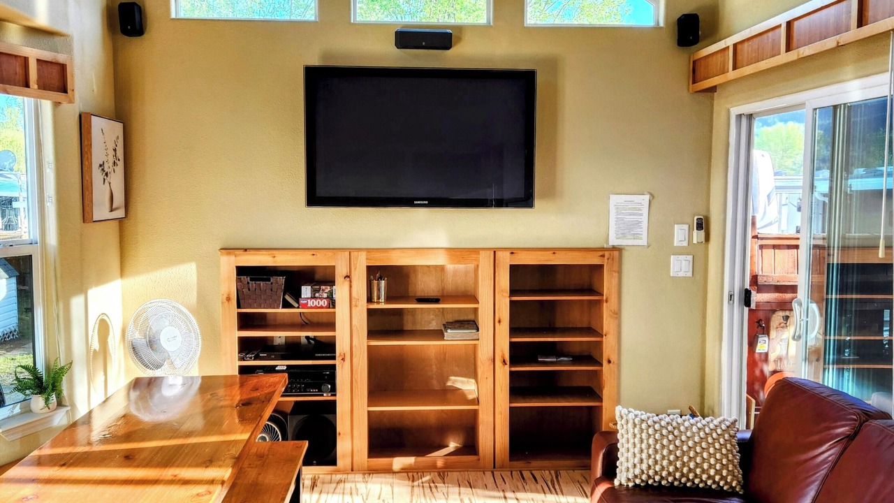 Photo of Livingroom in Christina Lake