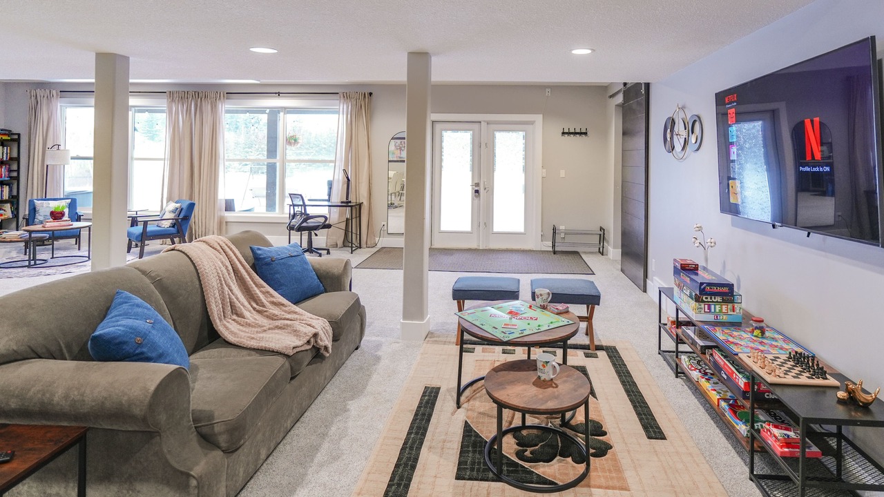 Photo of Livingroom in Division No. 11