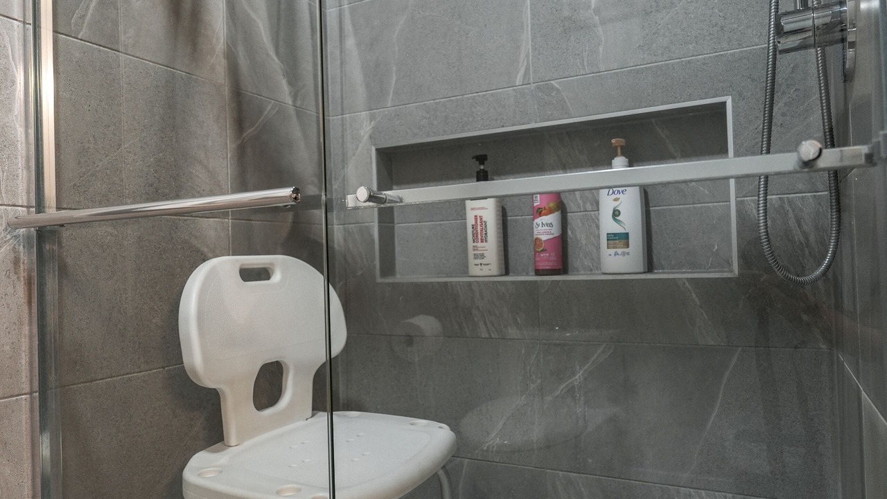 Photo of Bathroom in Division No. 11