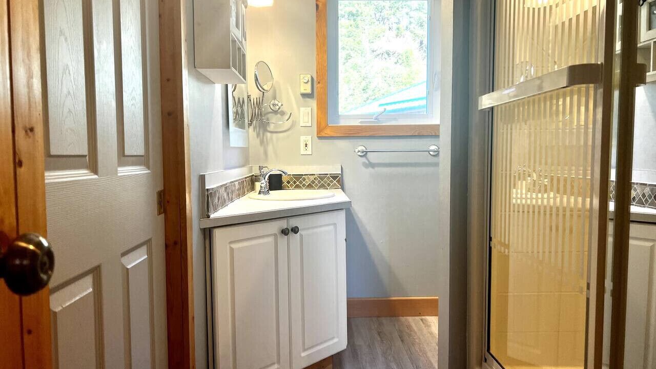 Photo of Bathroom in Golden