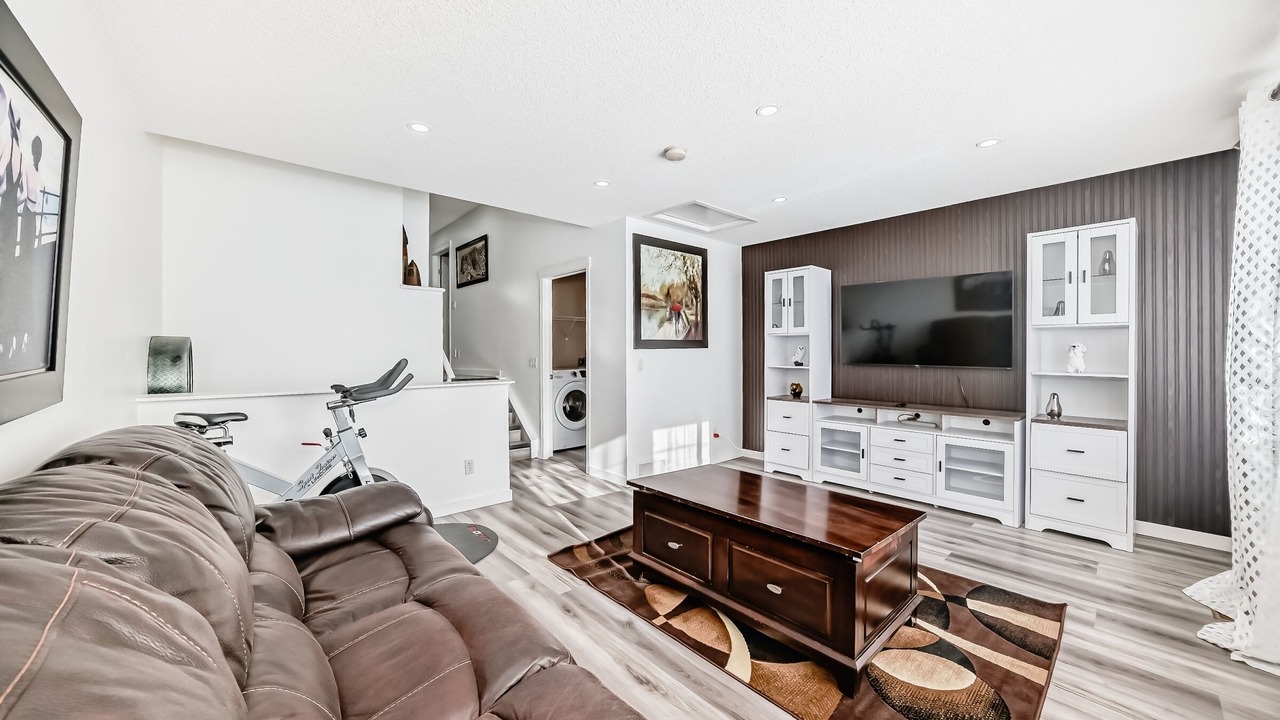 Photo of Livingroom in Bridlewood