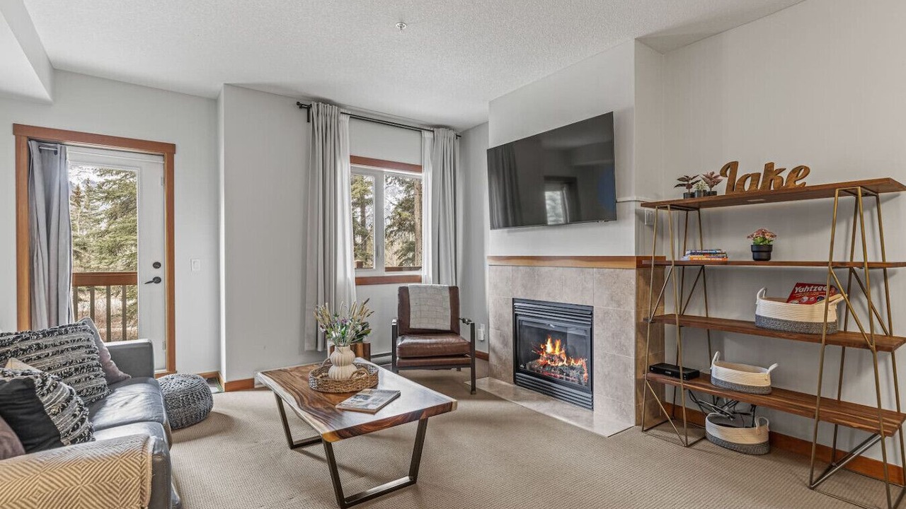 Photo of Livingroom in Cougar Creek