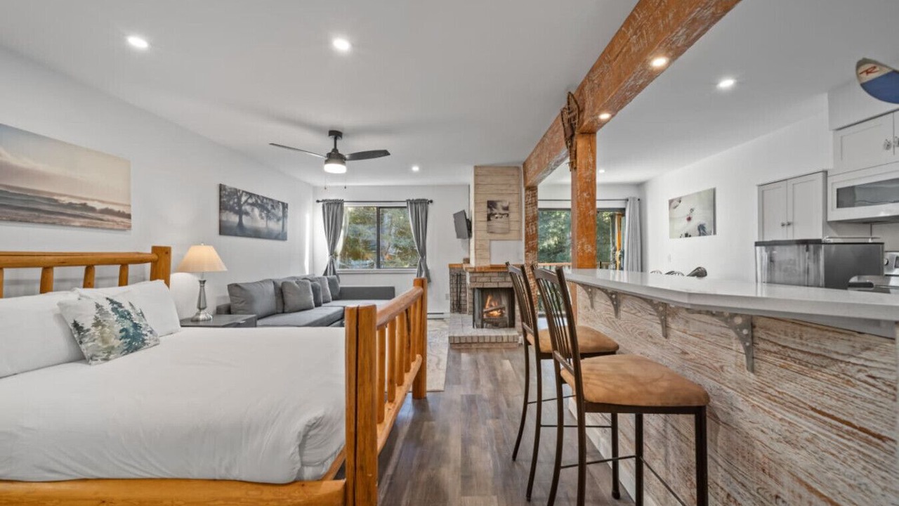 Photo of Livingroom in Whistler Creekside