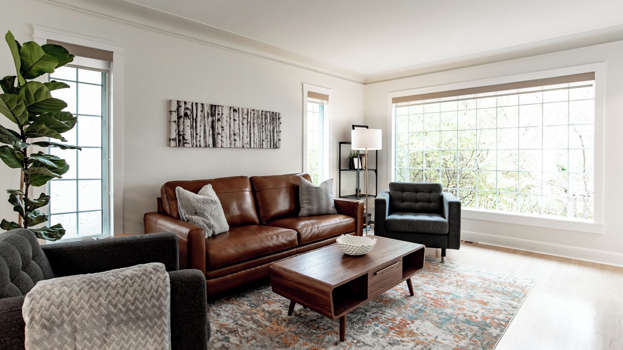 Photo of Livingroom in Southeast Edmonton