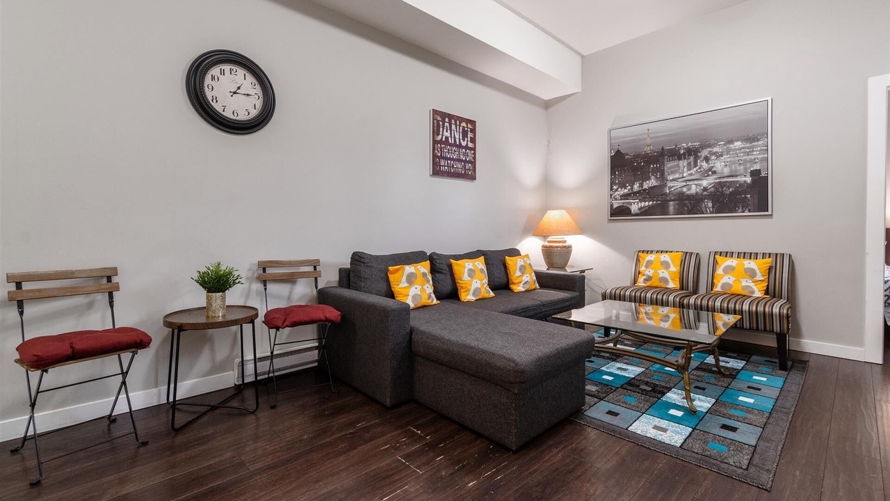 Photo of Livingroom in Guildford