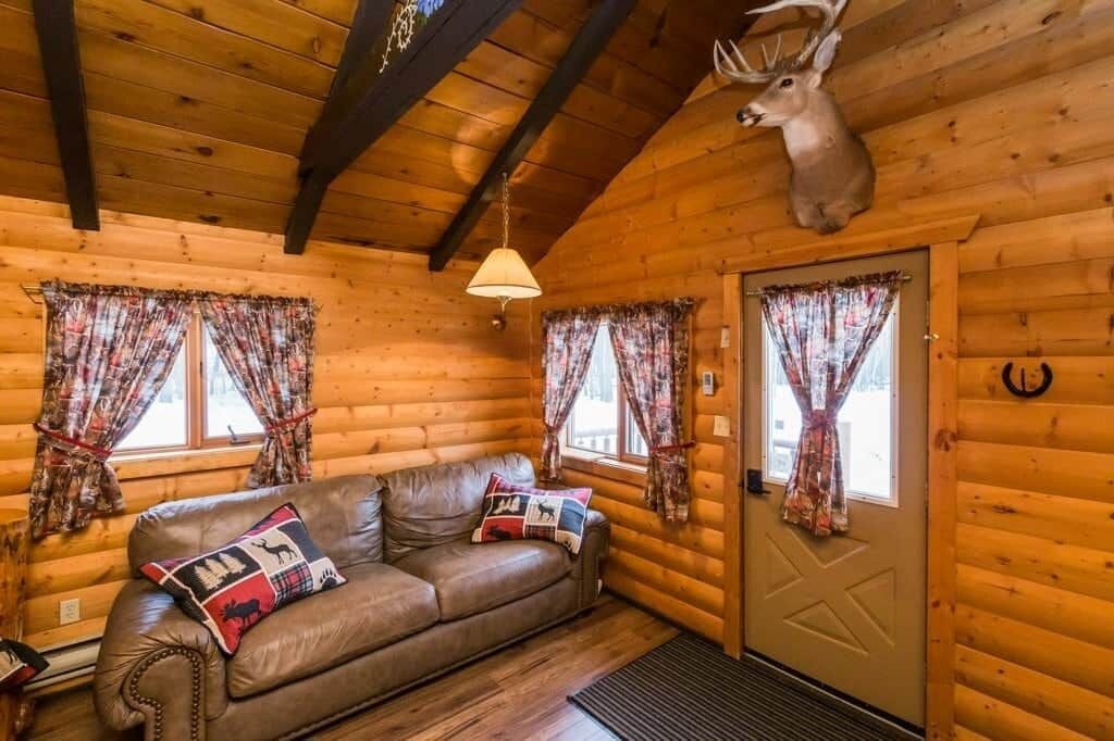 Photo of Livingroom in Division No. 11