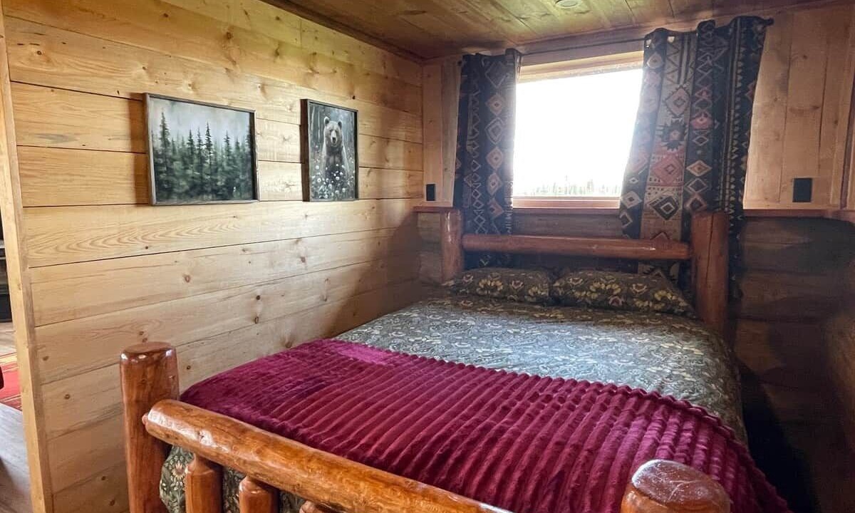 Photo of Bedroom in Division No. 11