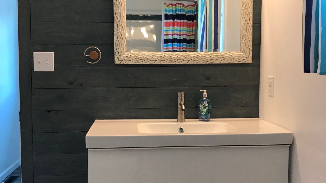 Photo of Bathroom in Sylvan Lake