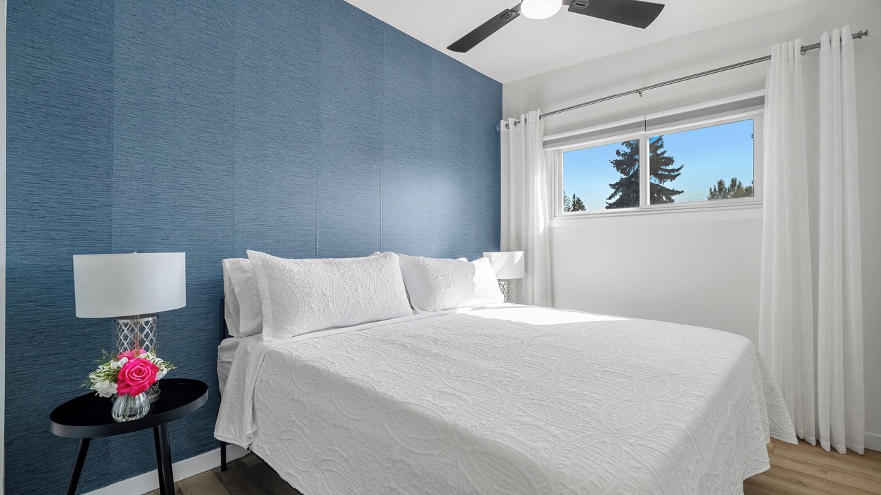 Photo of Bedroom in Canyon Meadows