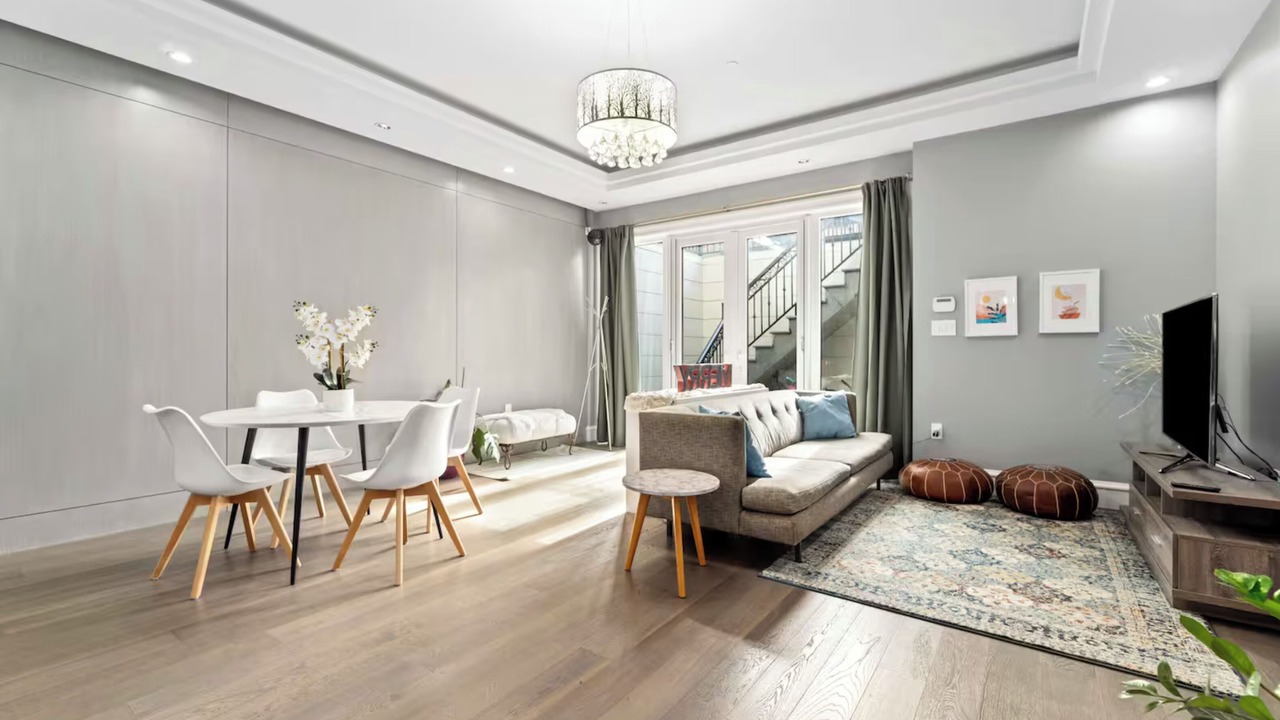 Photo of Livingroom in Marpole