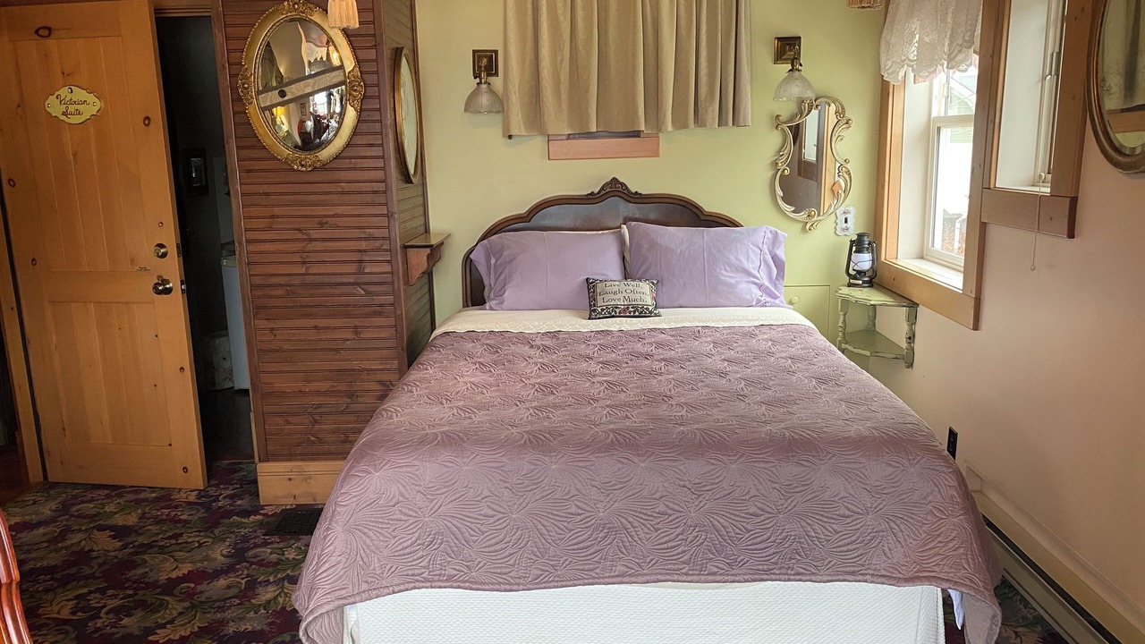 Photo of Bedroom in Kaslo