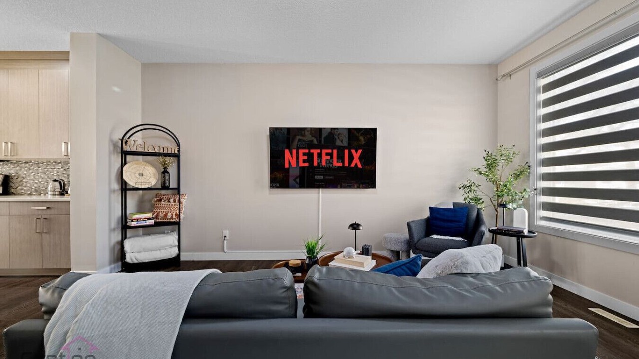 Photo of Livingroom in North Central Edmonton