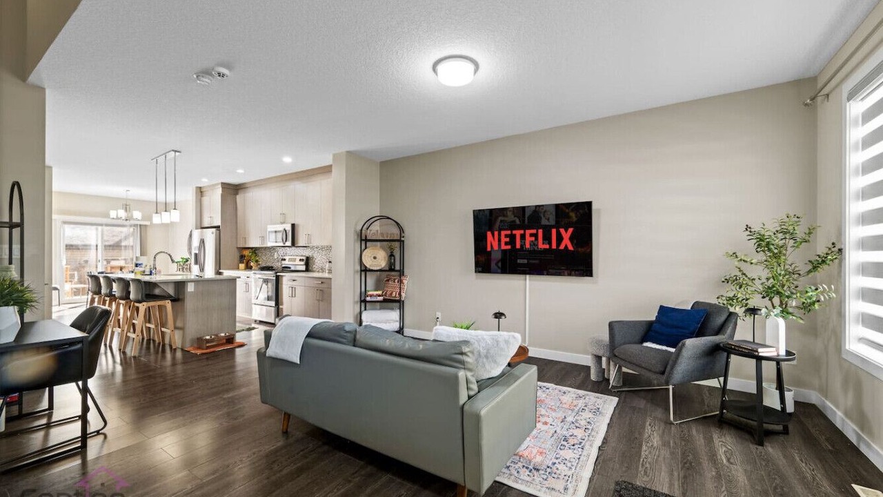 Photo of Livingroom in North Central Edmonton