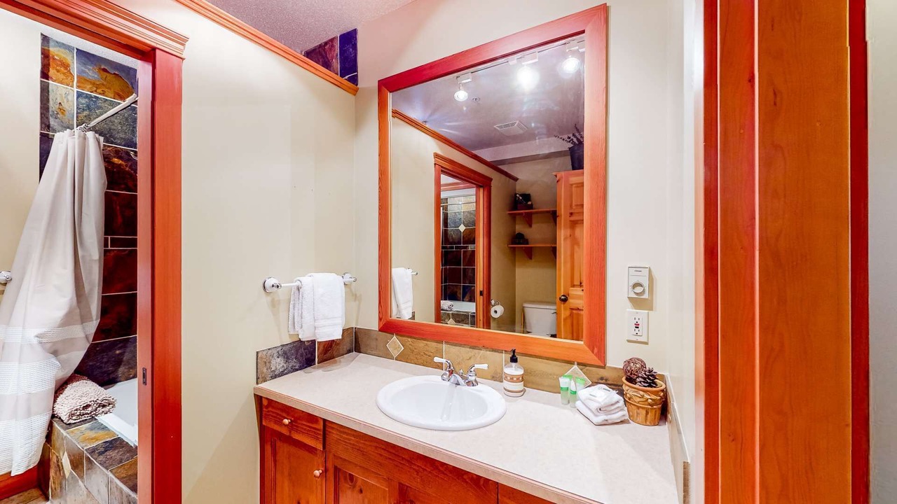 Photo of Bathroom in Snow Pine Estates