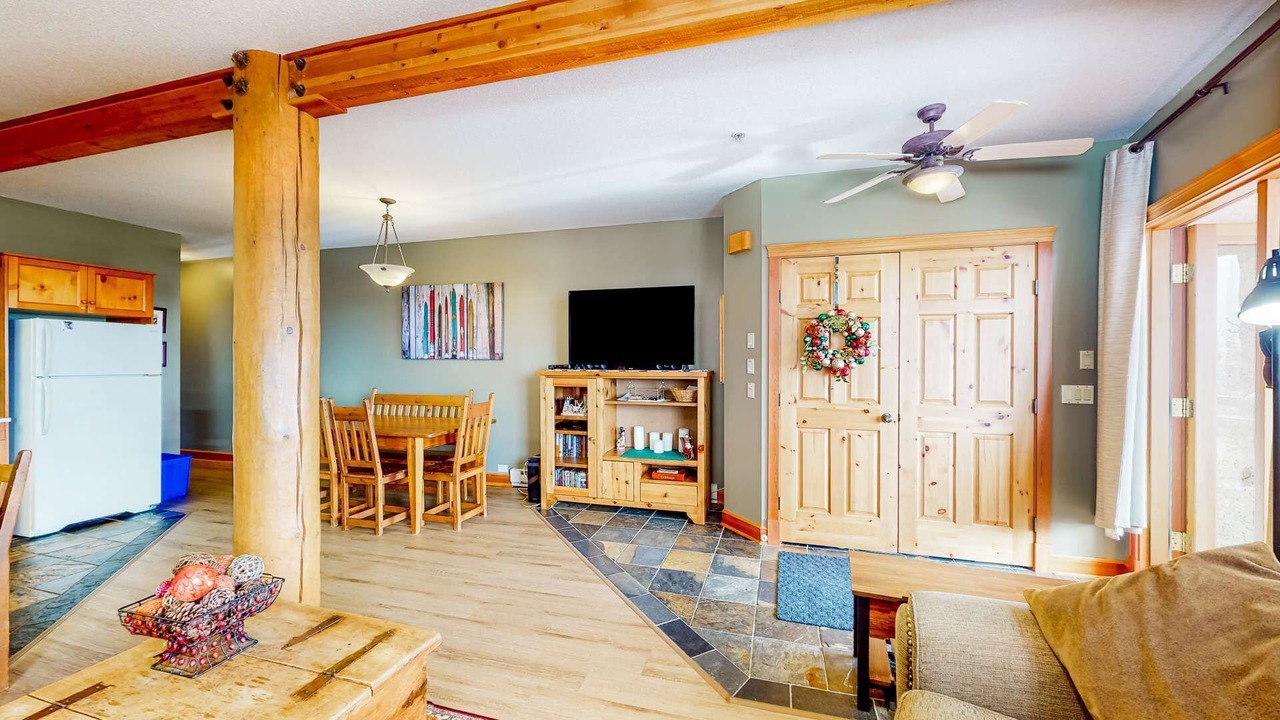 Photo of Livingroom in Snow Pine Estates