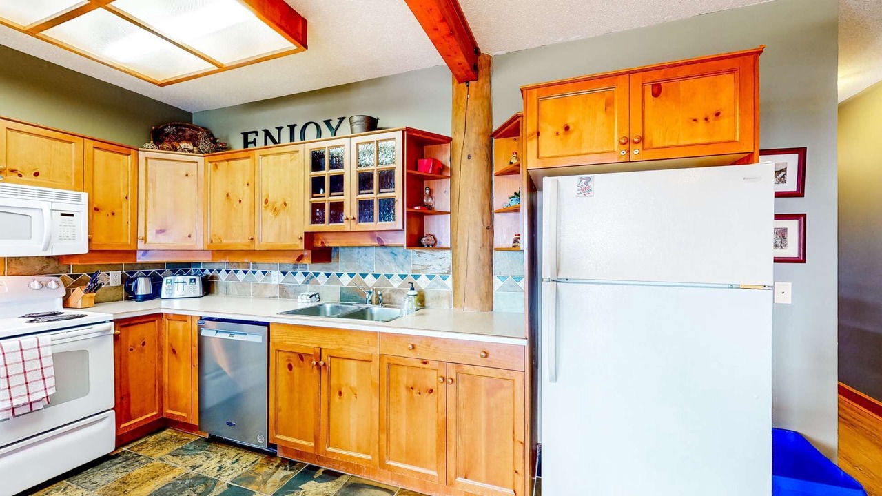 Photo of Kitchen in Snow Pine Estates
