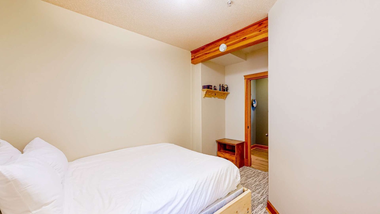 Photo of Bedroom in Snow Pine Estates