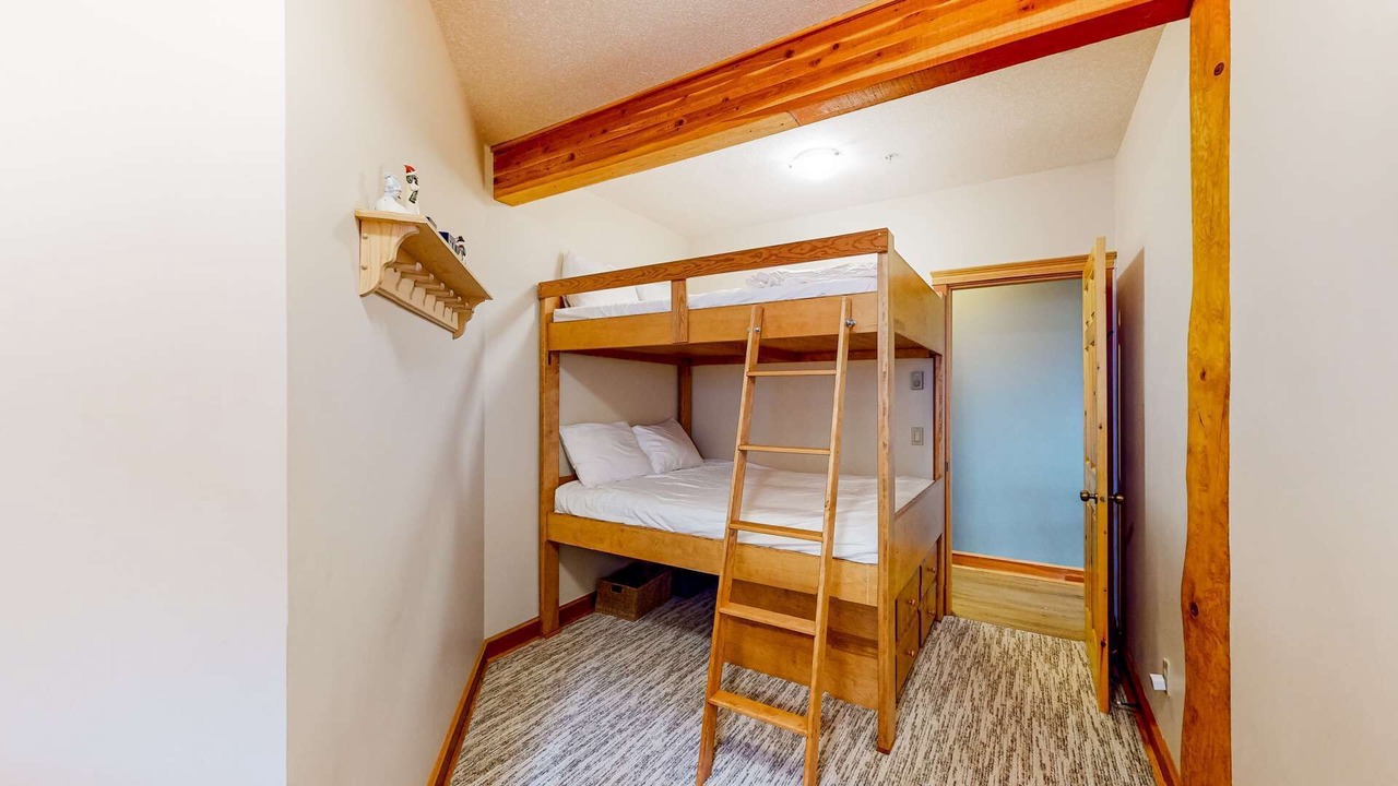 Photo of Bedroom in Snow Pine Estates
