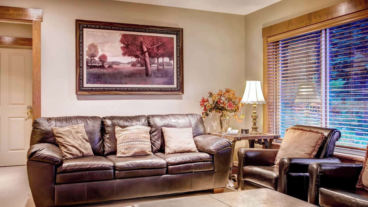 Photo of Livingroom in Snow Pine Estates