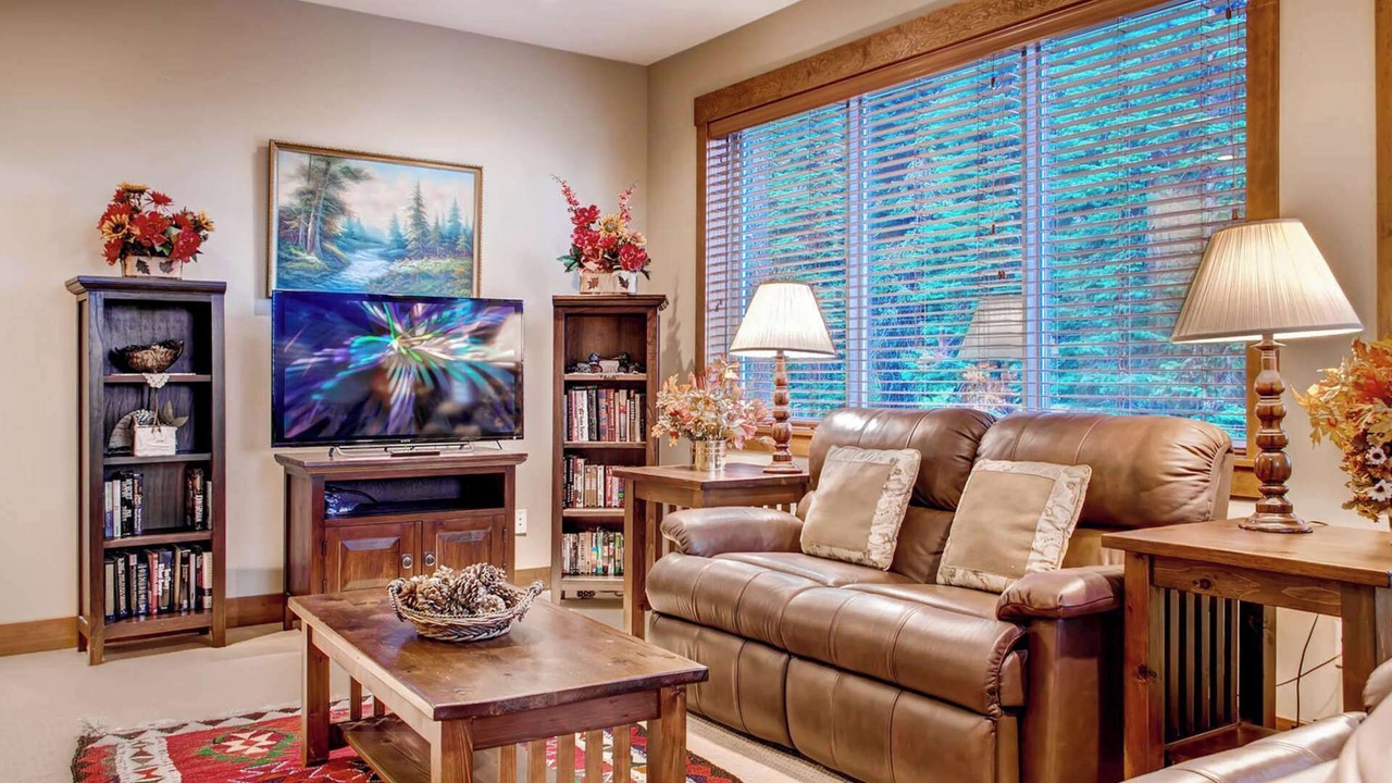 Photo of Livingroom in Snow Pine Estates