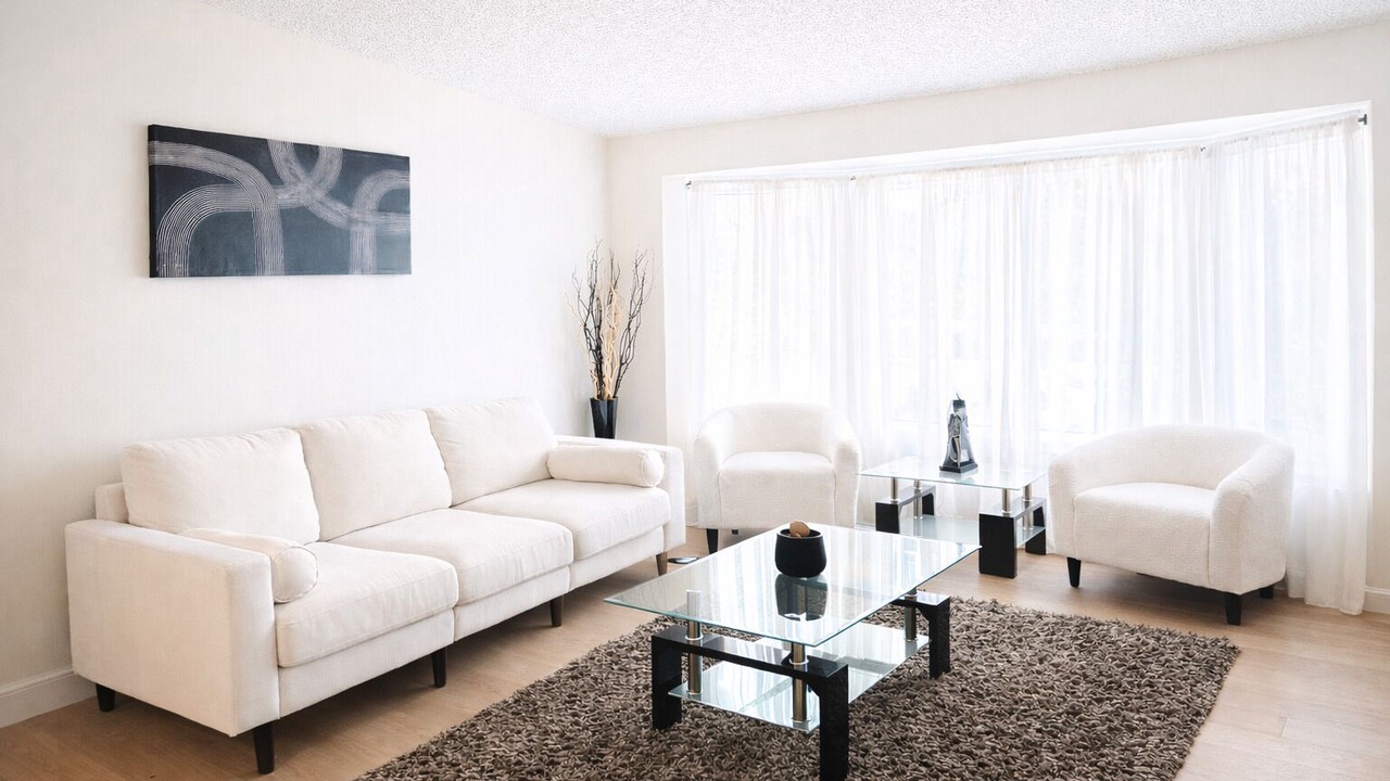 Photo of Livingroom in Southeast Edmonton