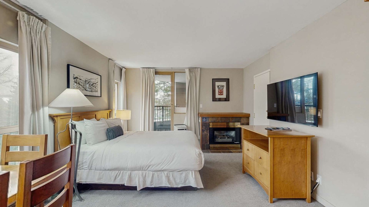 Photo of Bedroom in Whistler Village
