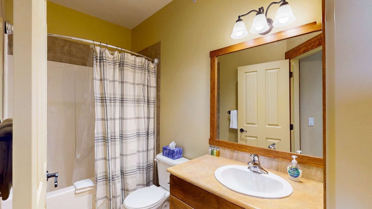 Photo of Bathroom in Snow Pine Estates