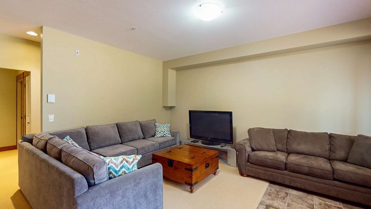 Photo of Livingroom in Snow Pine Estates
