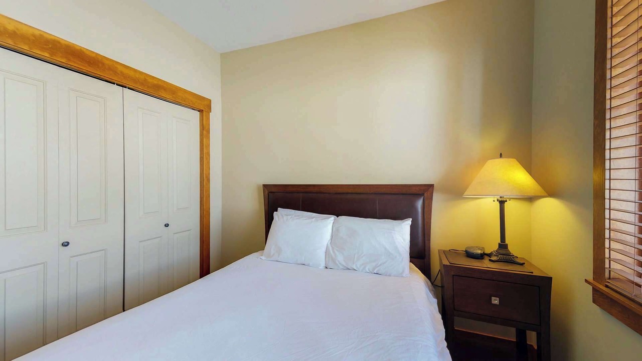 Photo of Bedroom in Snow Pine Estates