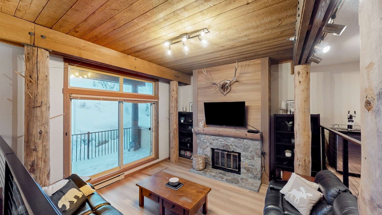 Photo of Livingroom in Big White Ski Resort