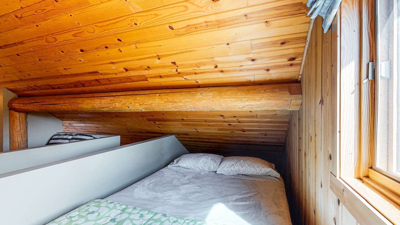 Photo of Bedroom in Lac Le Jeune