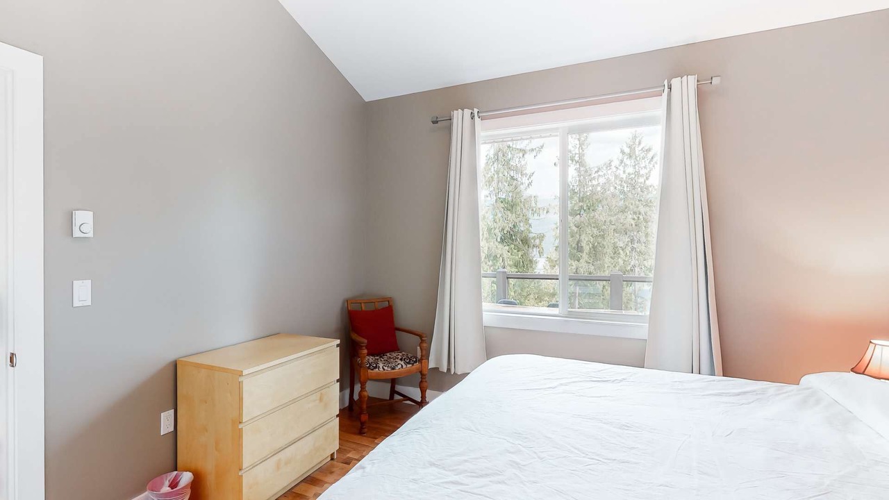 Photo of Bedroom in Christina Lake