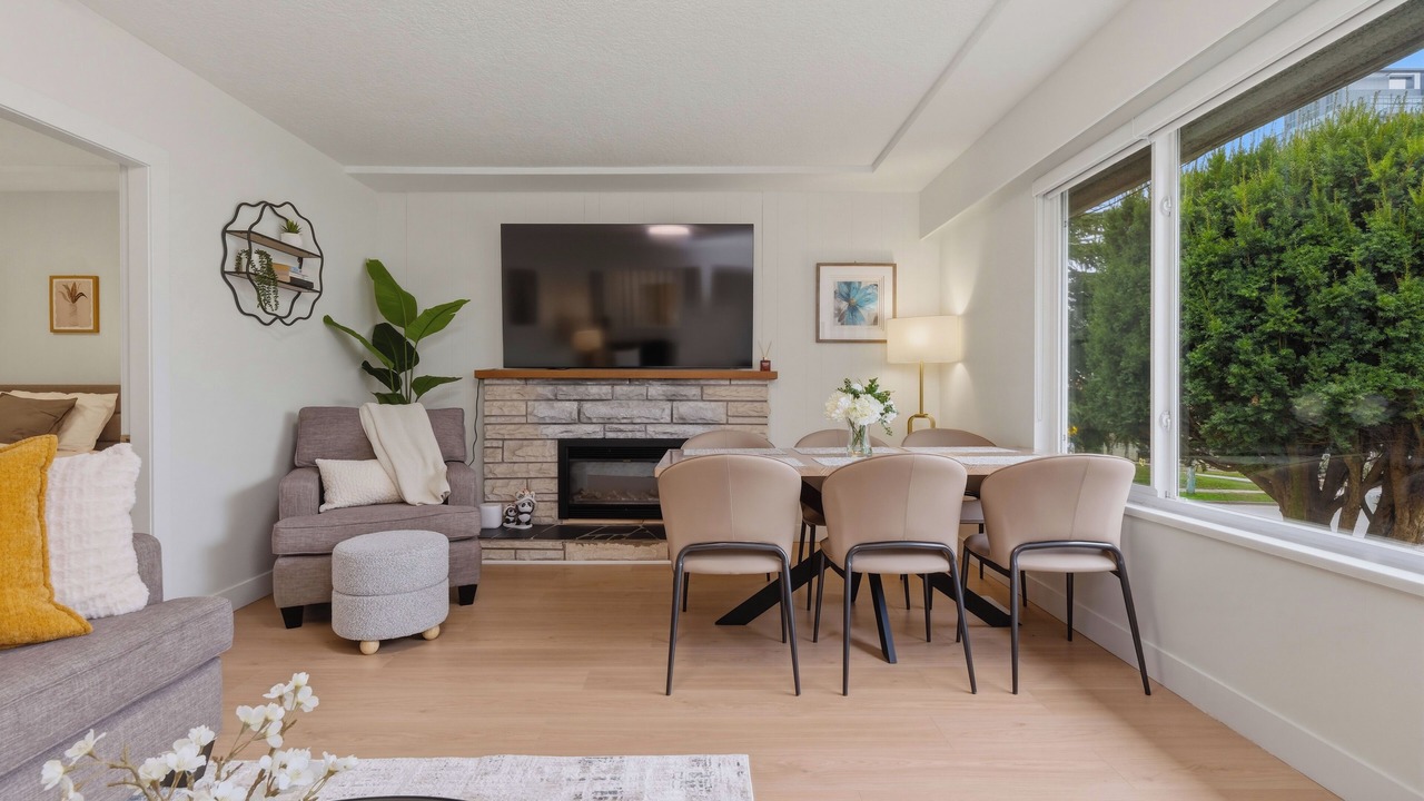 Photo of Livingroom in Marpole