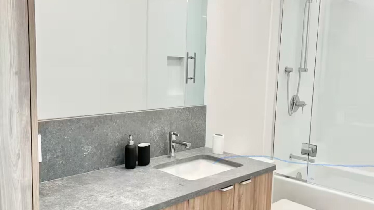 Photo of Bathroom in Central Lonsdale