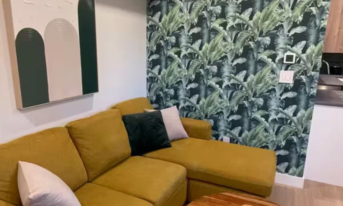 Photo of Livingroom in Central Lonsdale