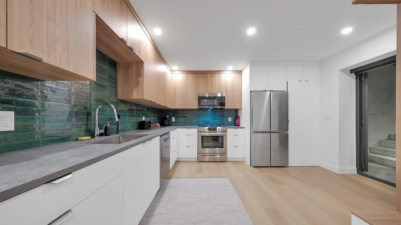 Photo of Kitchen in Central Lonsdale