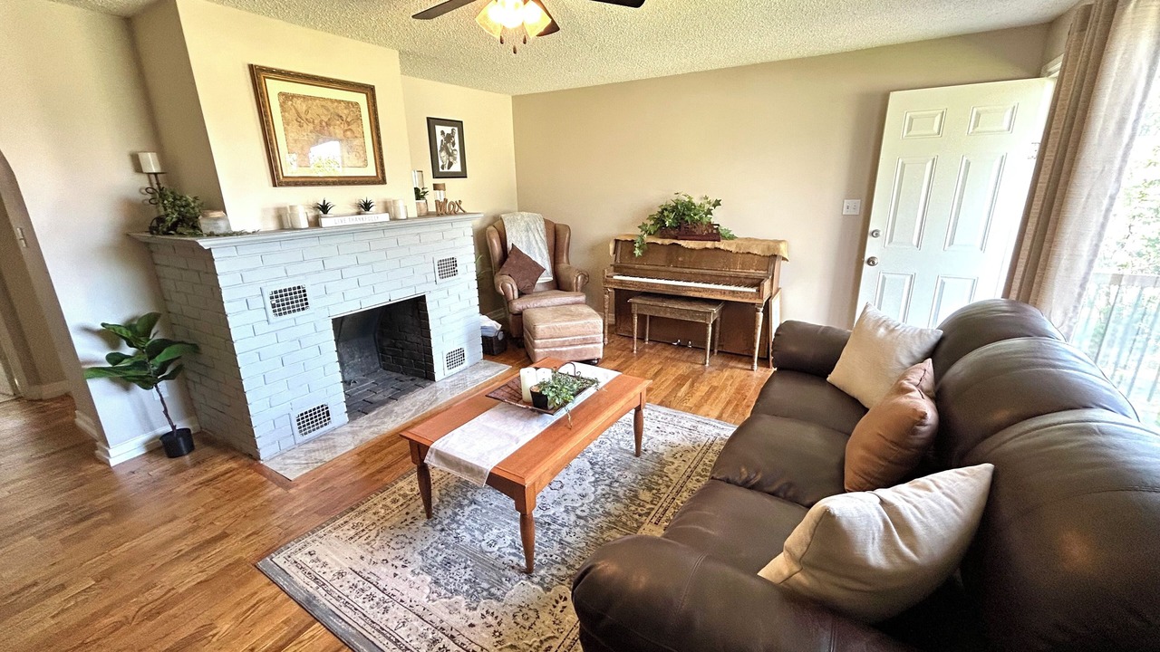 Photo of Livingroom in Central Okanagan