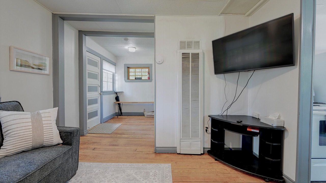 Photo of Livingroom in Sylvan Lake
