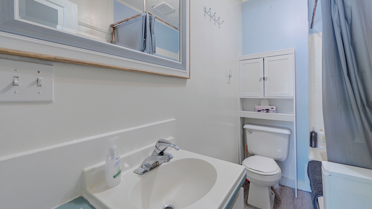 Photo of Bathroom in Sylvan Lake